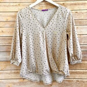 West Kei Beige 3/4 Sleeve Surplice Blouse Size Small
